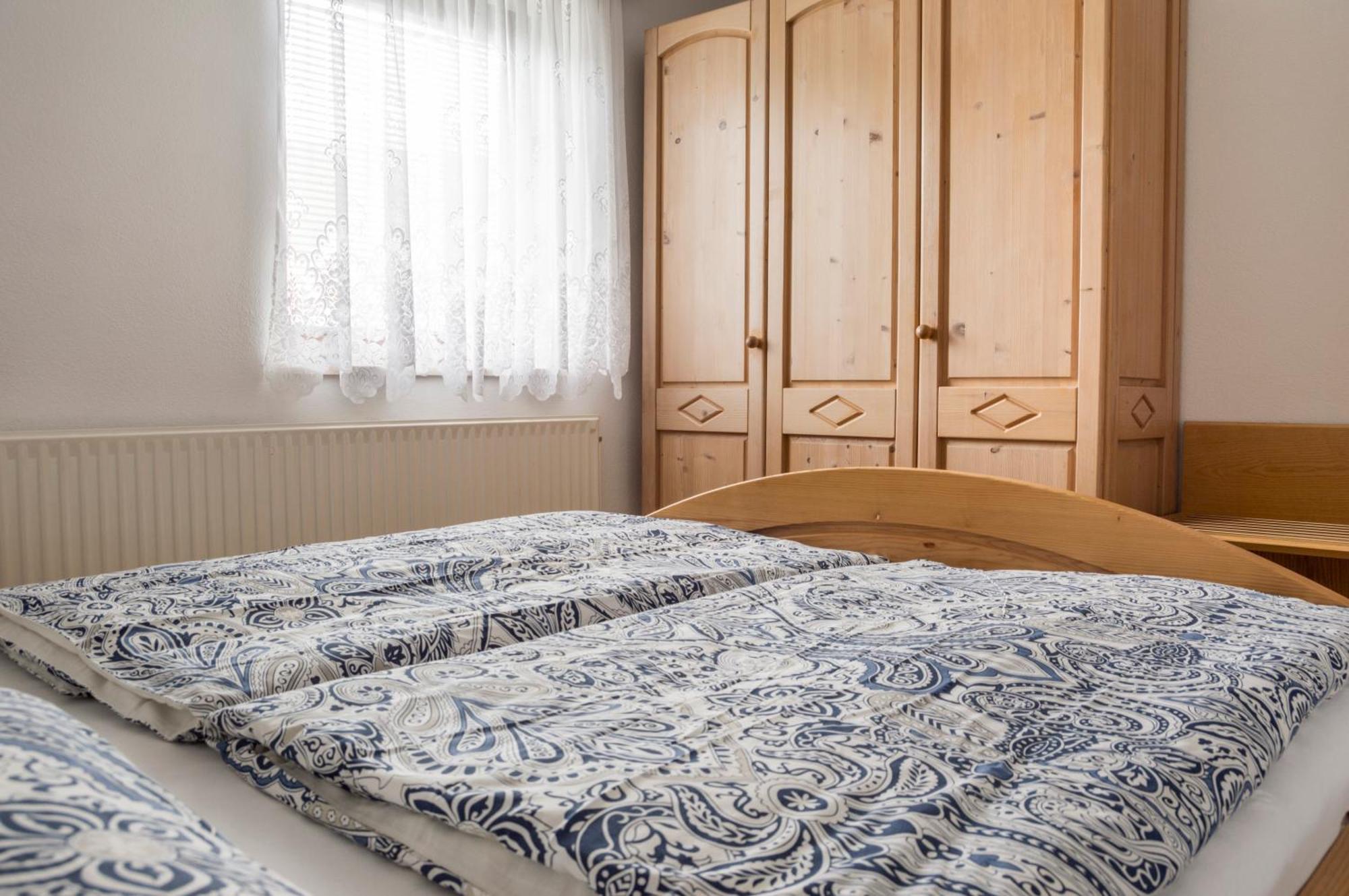 בוהין Apartments Stros מראה חיצוני תמונה